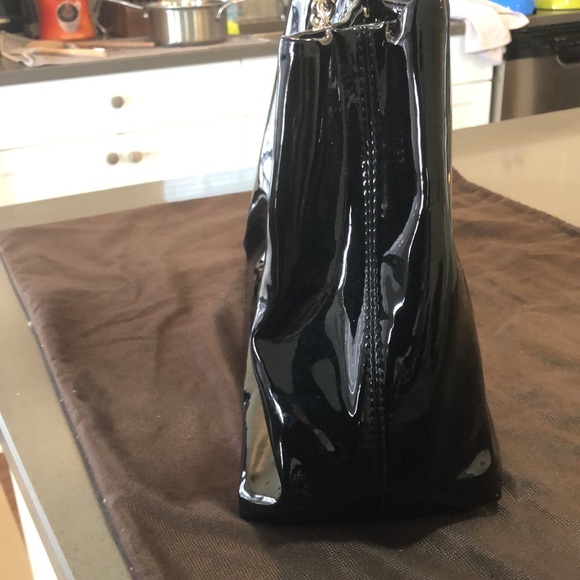 Kate Spade black patent leather handbag. - Picture 12 of 14